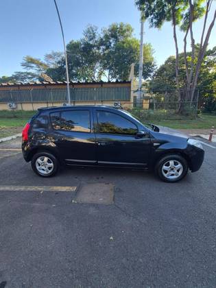 RENAULT SANDERO 1.0 EXPRESSION 16V FLEX 4P MANUAL RENAULT SANDERO 1.0 EXPRESSION 16V FLEX 4P MANUAL